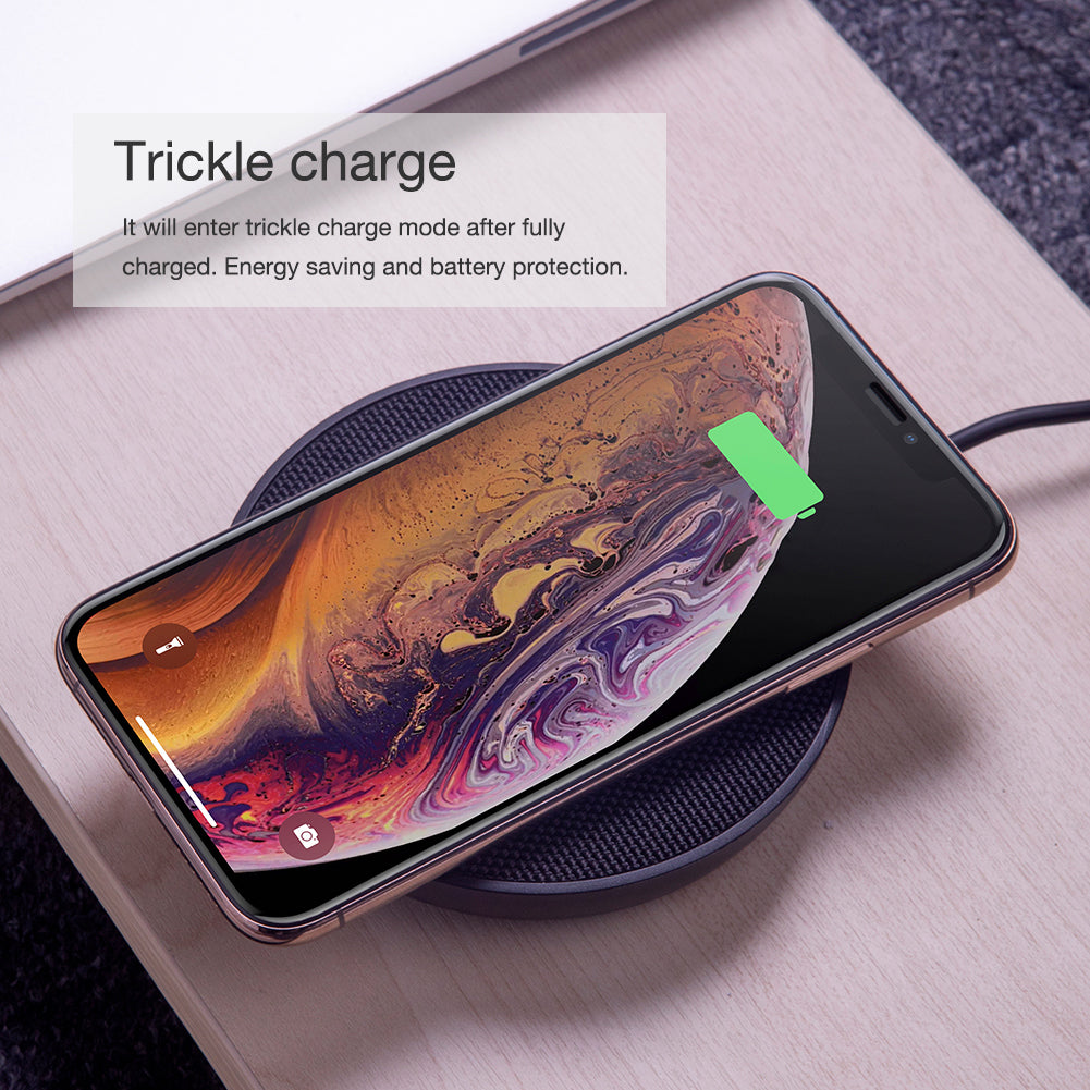 Nillkin 颶能15W快速無線充電器(尼龍面)